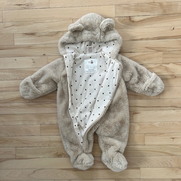 Soft Teddy Bear Baby Bunting Suit/Snow Suit 3–6 Months Faux Fur Neutral Like New - Picture 2 of 4